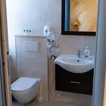 Caicai 4*