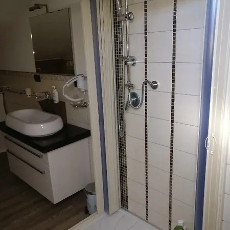 Caicai 4*